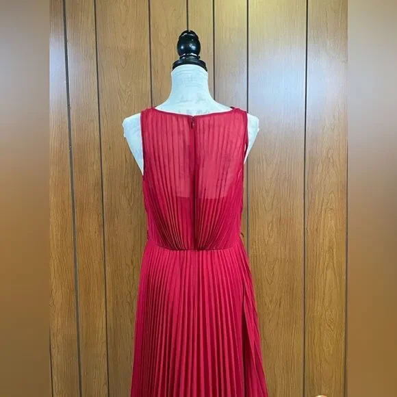 Badgley Mischka  Pleated Layered Gown size 10 - Picture 6 of 12